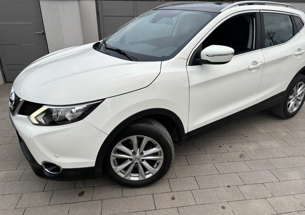 Nissan Qashqai cena 55900 przebieg: 64632, rok produkcji 2015 z Stopnica małe 254